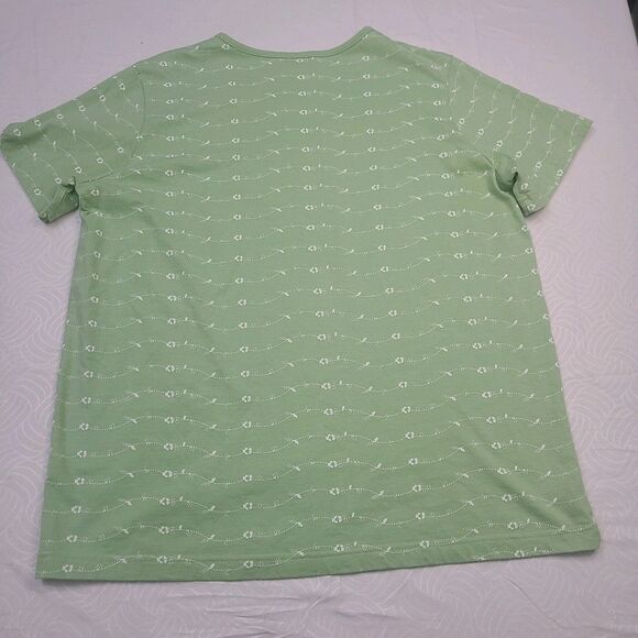 light green "American Sweetheart" brand top with a floral pattern. Size L - Picture 2 of 3
